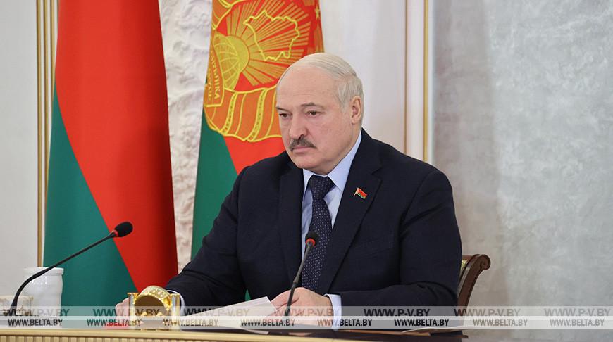 Лукашенко: накопилось слишком много желающих взорвать ситуации в постсоветских республиках Лукашенко: накопилось слишком много желающих взорвать ситуации в постсоветских республиках