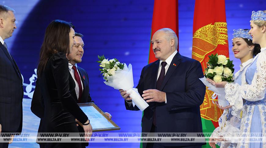 Лукашенко: молодое белорусское государство умеет находить эффективные ответы на любые вызовы Лукашенко: молодое белорусское государство умеет находить эффективные ответы на любые вызовы