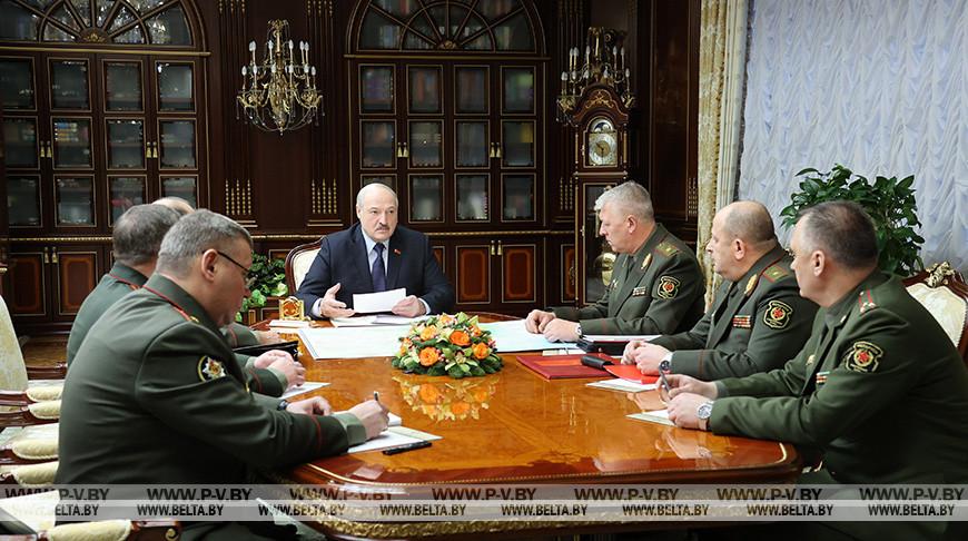 Лукашенко рассказал, когда и где будут проведены совместные военные учения с Россией Лукашенко рассказал, когда и где будут проведены совместные военные учения с Россией