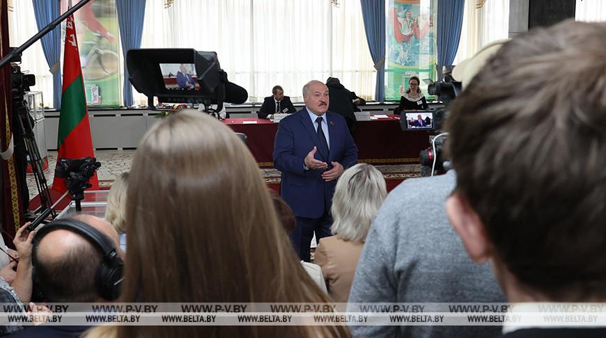 Лукашенко: никакой войны с территории Беларуси не идет Лукашенко: никакой войны с территории Беларуси не идет
