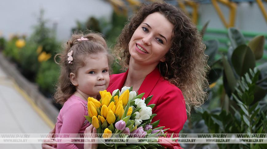 Лукашенко: национальное благополучие белорусского народа держится на женском стремлении к созиданию