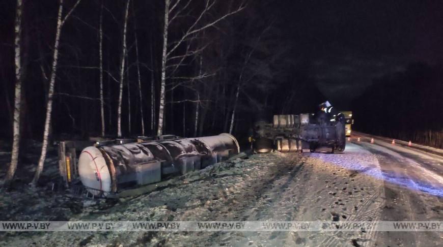 Водитель микроавтобуса погиб в ДТП в Гомельской области