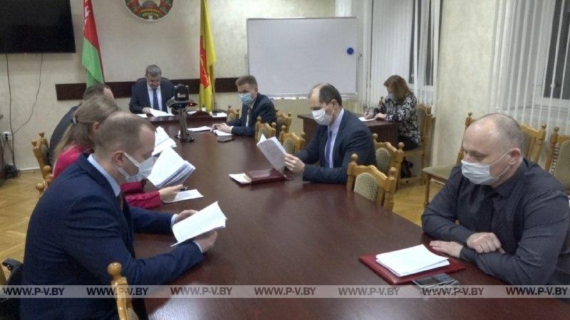В Пинске избран количественный и персональный состав участковых комиссий по проведению референдума В Пинске избран количественный и персональный состав участковых комиссий по проведению референдума