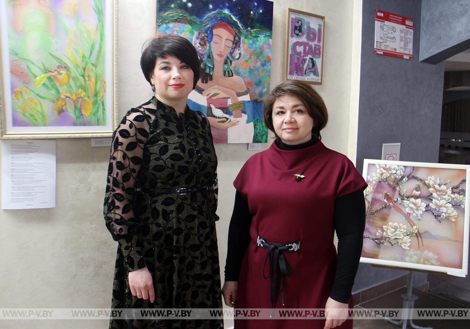 В городском Доме культуры открыта художественная экспозиция "От сердца к сердцу" В городском Доме культуры открыта художественная экспозиция "От сердца к сердцу"
