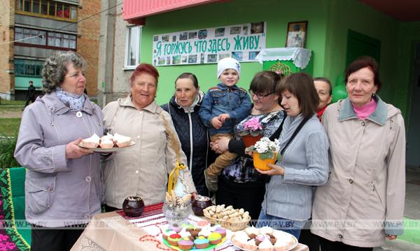 Жильцы дома по улице Первомайской с размахом отметили 30-летие заселения