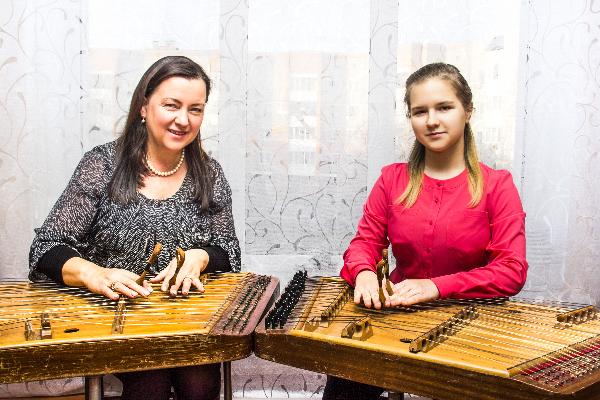 Пинчанка Екатерина Конюхова и ее цимбалы