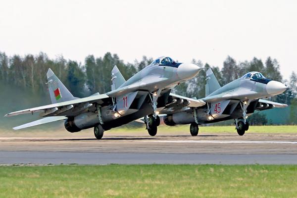 В Пинске появится военный самолет