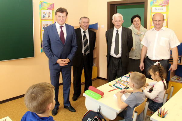 Накануне Дня учителя Пинск посетил министр образования  Республики Беларусь М.А.ЖУРАВКОВ