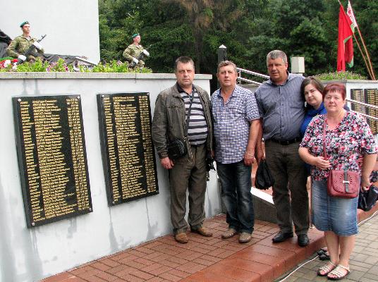 Потомки солдата, погибшего в день освобождения города, приехали почтить его память