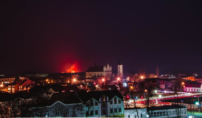 В окрестностях Пинска горит сухая трава
