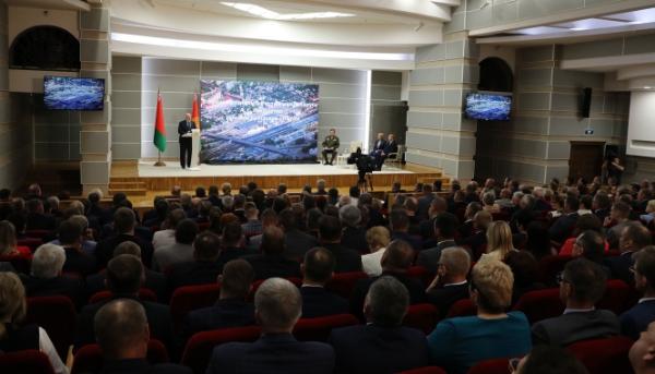 Президент Беларуси Александр Лукашенко 22 июня провел встречу с активом Брестской области Президент Беларуси Александр Лукашенко 22 июня провел встречу с активом Брестской области