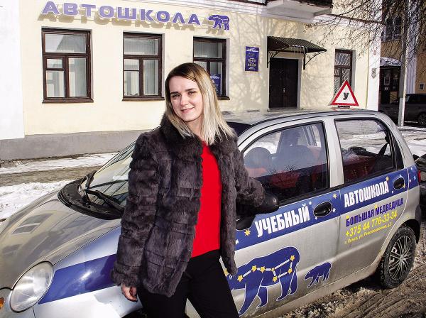 В Пинске инструктором по вождению работает женщина