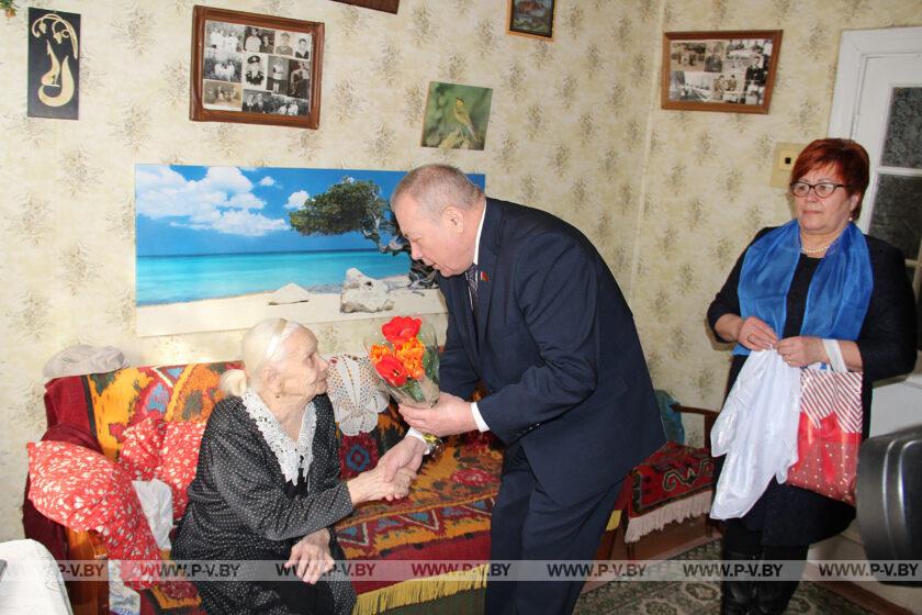 Новый паспорт получила 103-летняя жительница Пинск