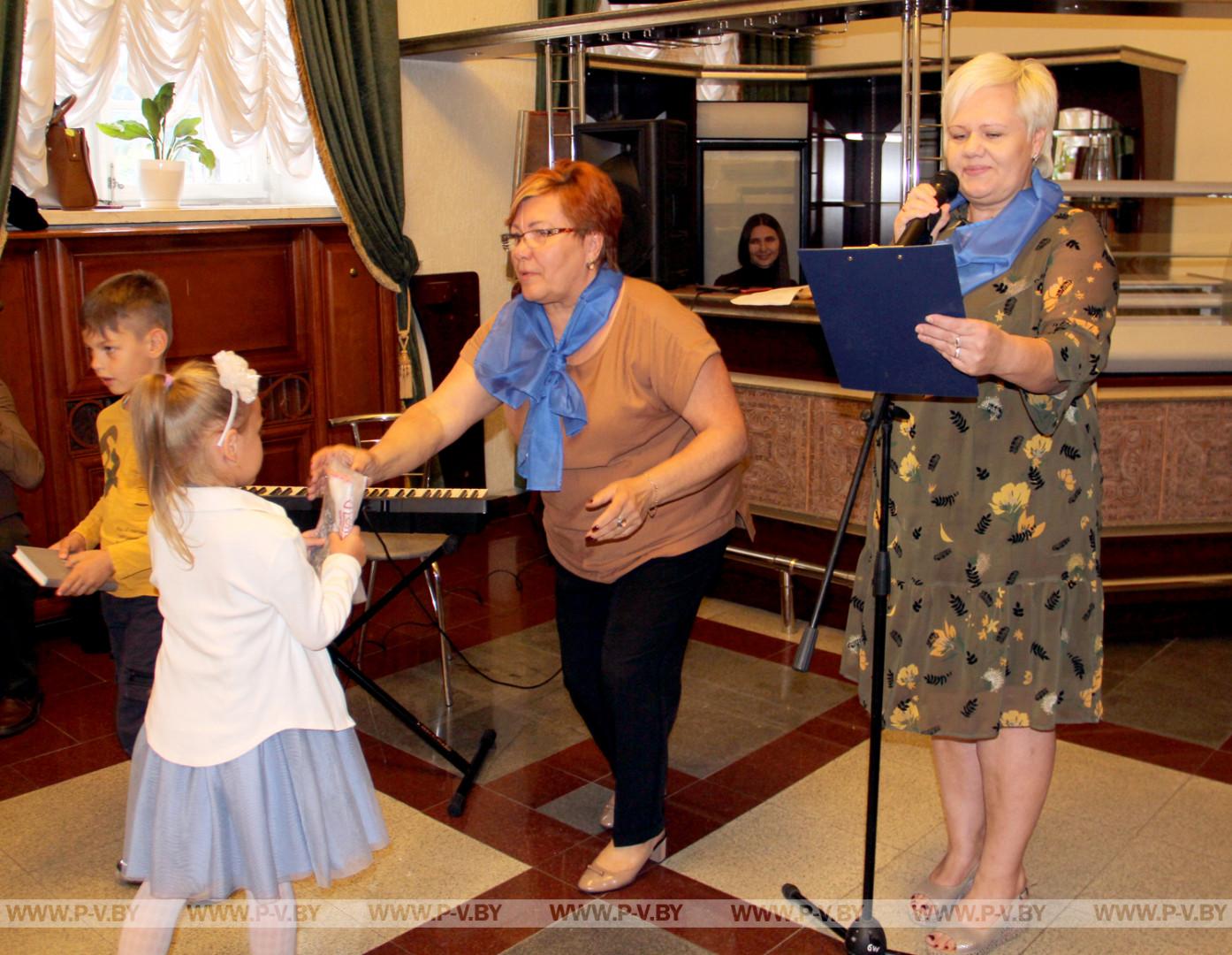 Накануне Дня знаний ГО ОО «Белорусский союз женщин» организовала праздник для первоклассников