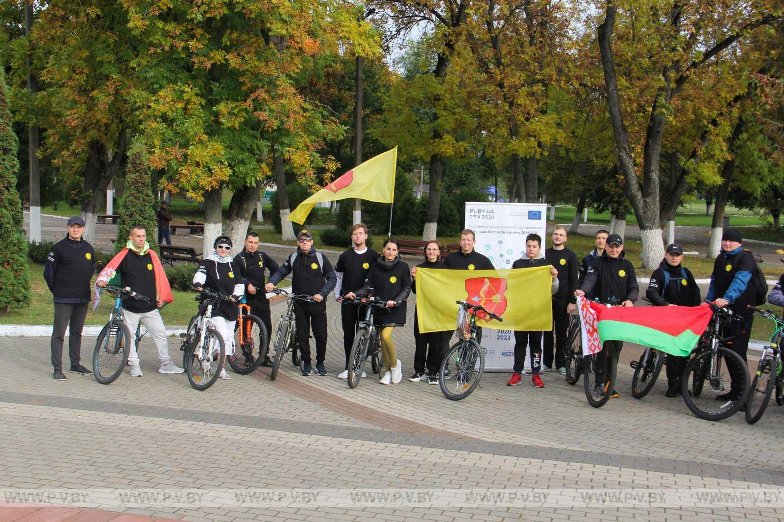 В Пинске в рамках Дня города и Года народного единства состоялось закрытие велосезона