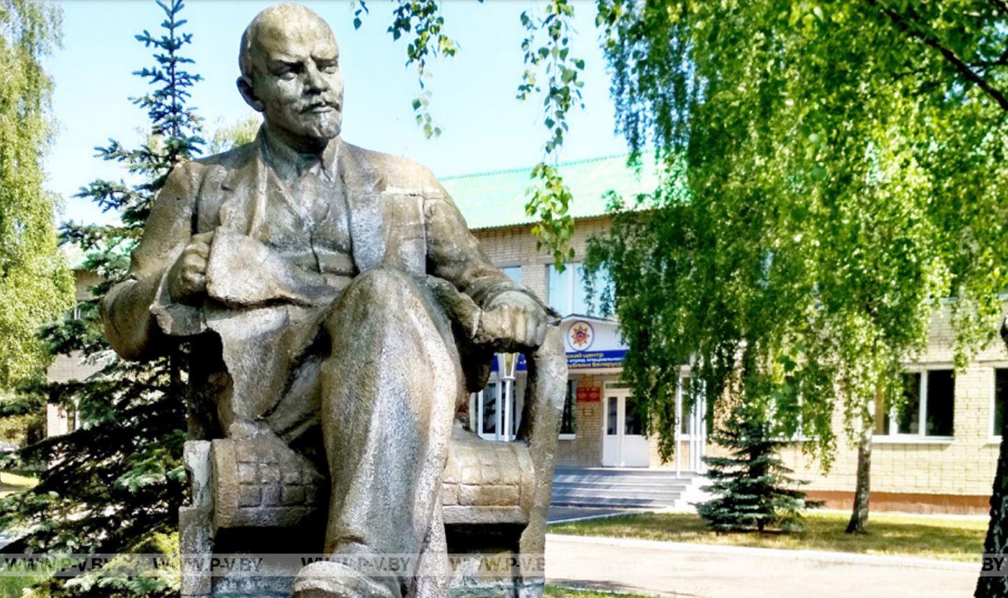 «И Ленин такой молодой…» «И Ленин такой молодой…»