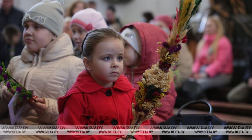 Католики празднуют Вход Господень в Иерусалим Католики празднуют Вход Господень в Иерусалим
