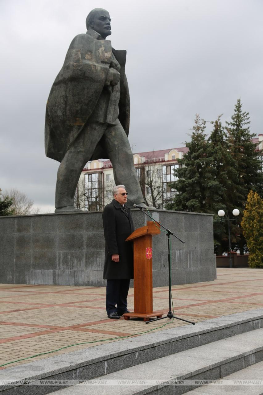 С Лениным в сердце! Фоторепортаж с празднования 152-летия дня рождения В.И.Ленина в Пинске