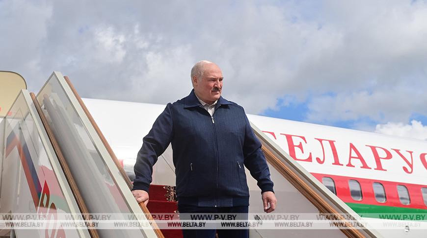 Лукашенко прилетел в Москву на юбилейный саммит ОДКБ