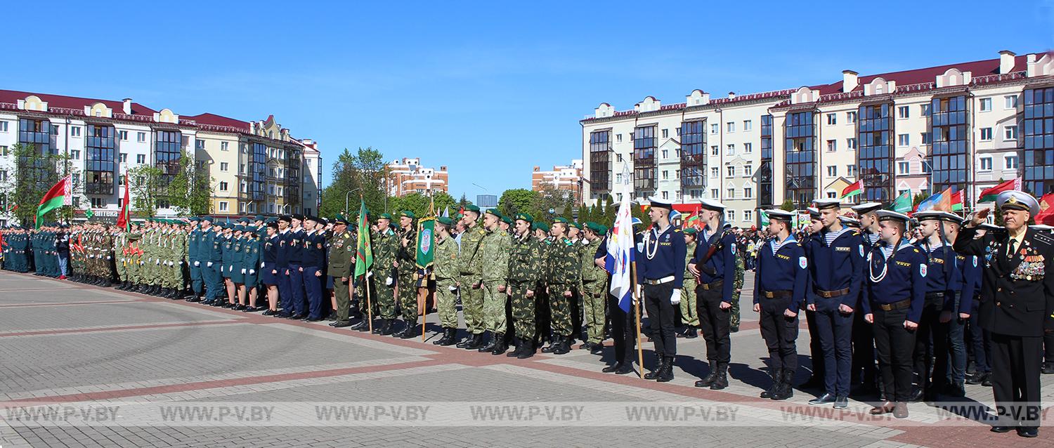 Фоторепортаж: в Пинске празднуют великий майский праздник – День Победы