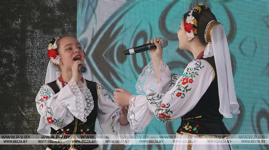 Фестиваль детского творчества "Золотая пчелка" собрал около 1 тыс. участников из 6 стран Фестиваль детского творчества "Золотая пчелка" собрал около 1 тыс. участников из 6 стран