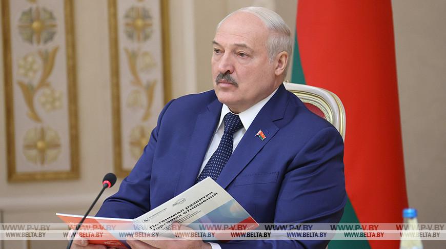 Лукашенко: Беларусь и Нижегородская область близки к золотому миллиарду товарооборота Лукашенко: Беларусь и Нижегородская область близки к золотому миллиарду товарооборота
