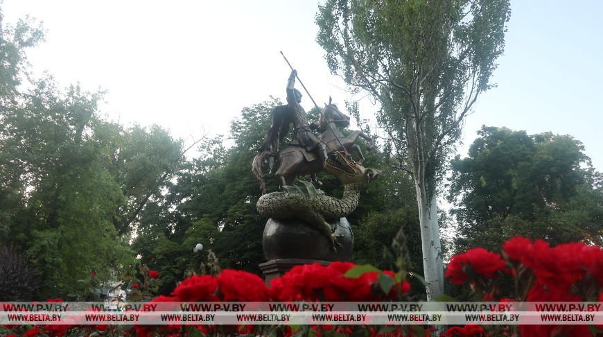 РЕПОРТАЖ: Донецк. Вечерняя прогулка под обстрелами и две секунды, чтобы принять решение РЕПОРТАЖ: Донецк. Вечерняя прогулка под обстрелами и две секунды, чтобы принять решение
