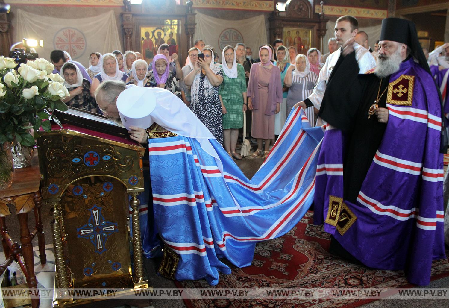 Фоторепортаж: клиру и верным чадам Православной Пинской епархии представили нового правящего архиерея епископа Георгия