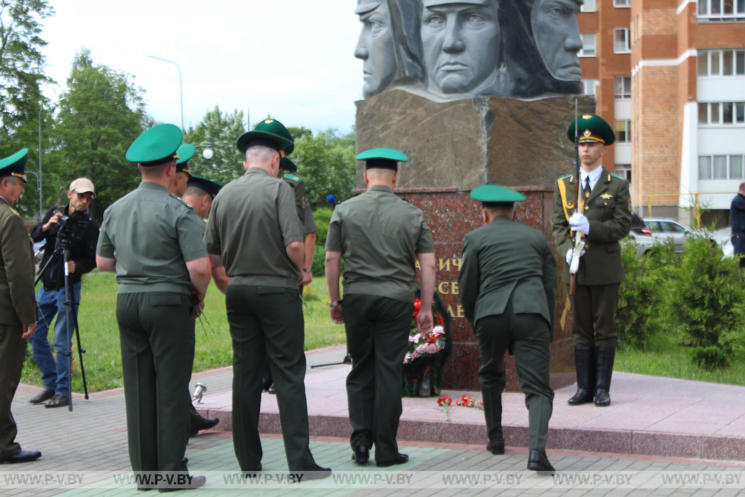 Вчера в Пинске почтили память пограничников, погибших в первые дни войны