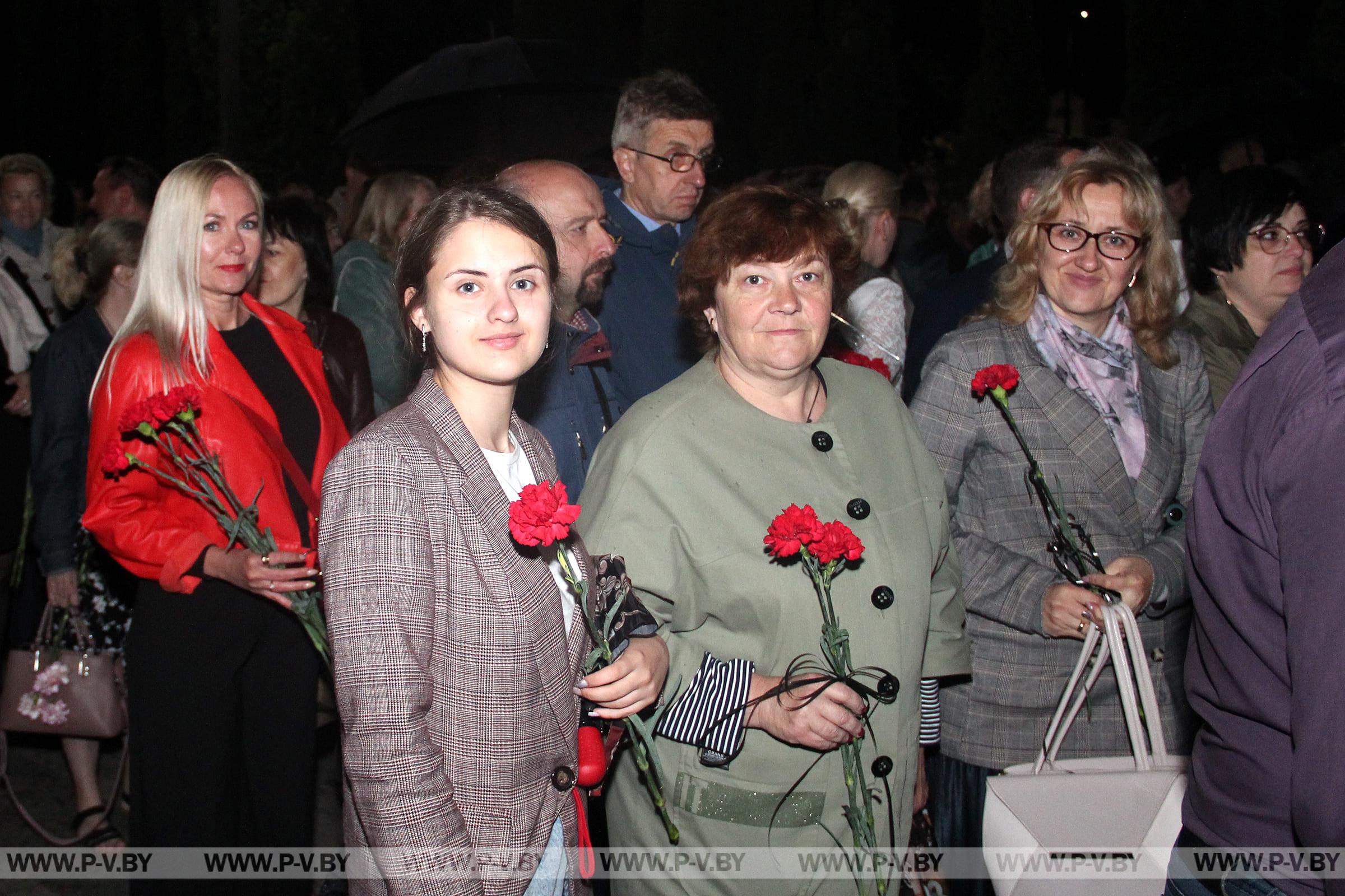 22 июня ровно в четыре часа… В Пинске почтили память павших воинов и мирных жителей