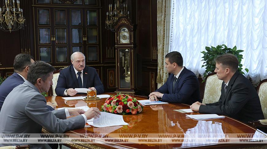 "Спать не могу из-за этого ЦТ". Лукашенко о необходимости четко определиться с формой вступительных испытаний