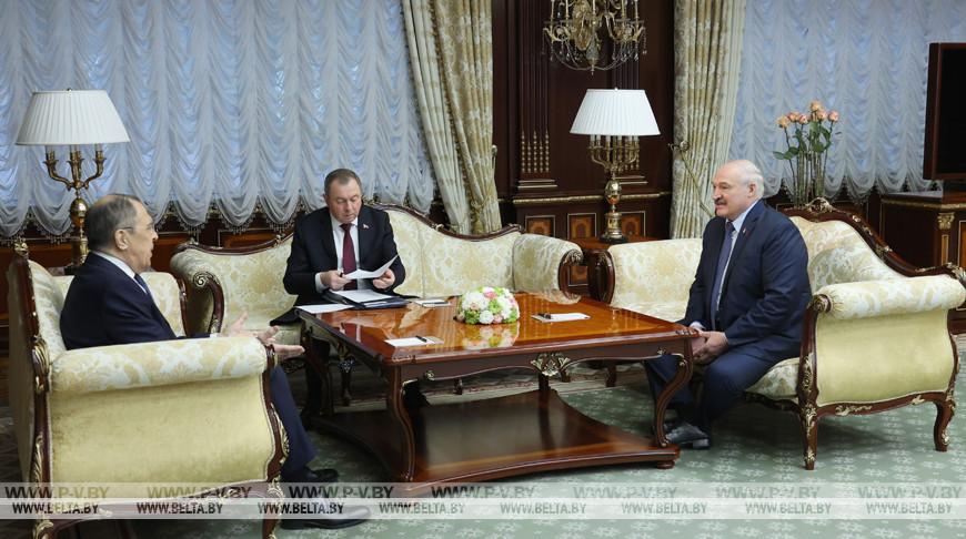 Лукашенко: Беларусь и Россия могут выстроить такую конструкцию отношений, что позавидуют в мире Лукашенко: Беларусь и Россия могут выстроить такую конструкцию отношений, что позавидуют в мире