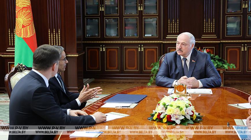 Лукашенко обсудил с арабским инвестором строительство "Северного берега" и сотрудничество в IT