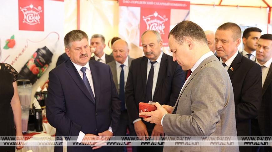 Премьер-министр Роман Головченко: сахара в стране достаточно, держим запас 20-25 тыс. тонн сверх расчетной потребности