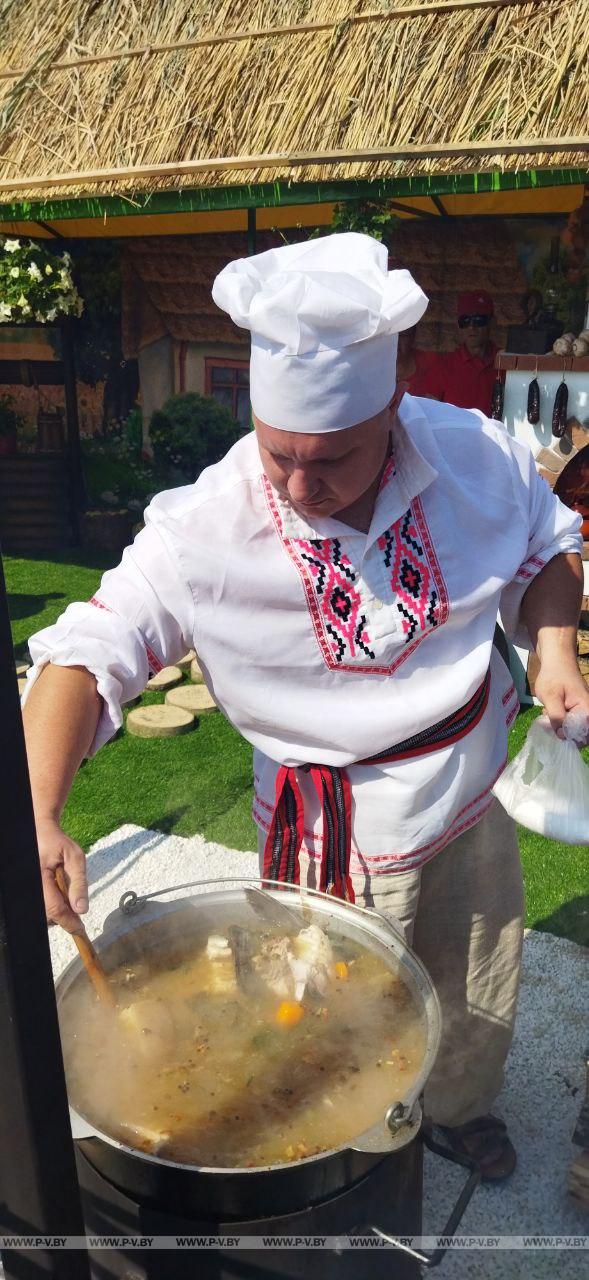 "Полесский вьюн" встречает гостей "Полесский вьюн" встречает гостей