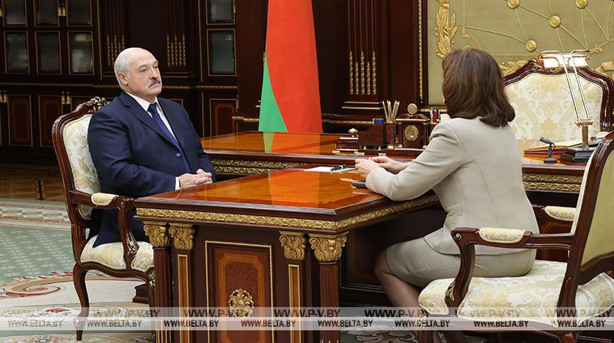 "Что говорит народ?" Лукашенко провел рабочую встречу с Кочановой