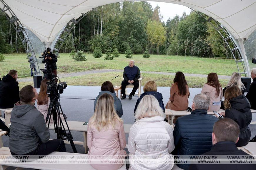 Лукашенко об информационной войне: Лукашенко об информационной войне: