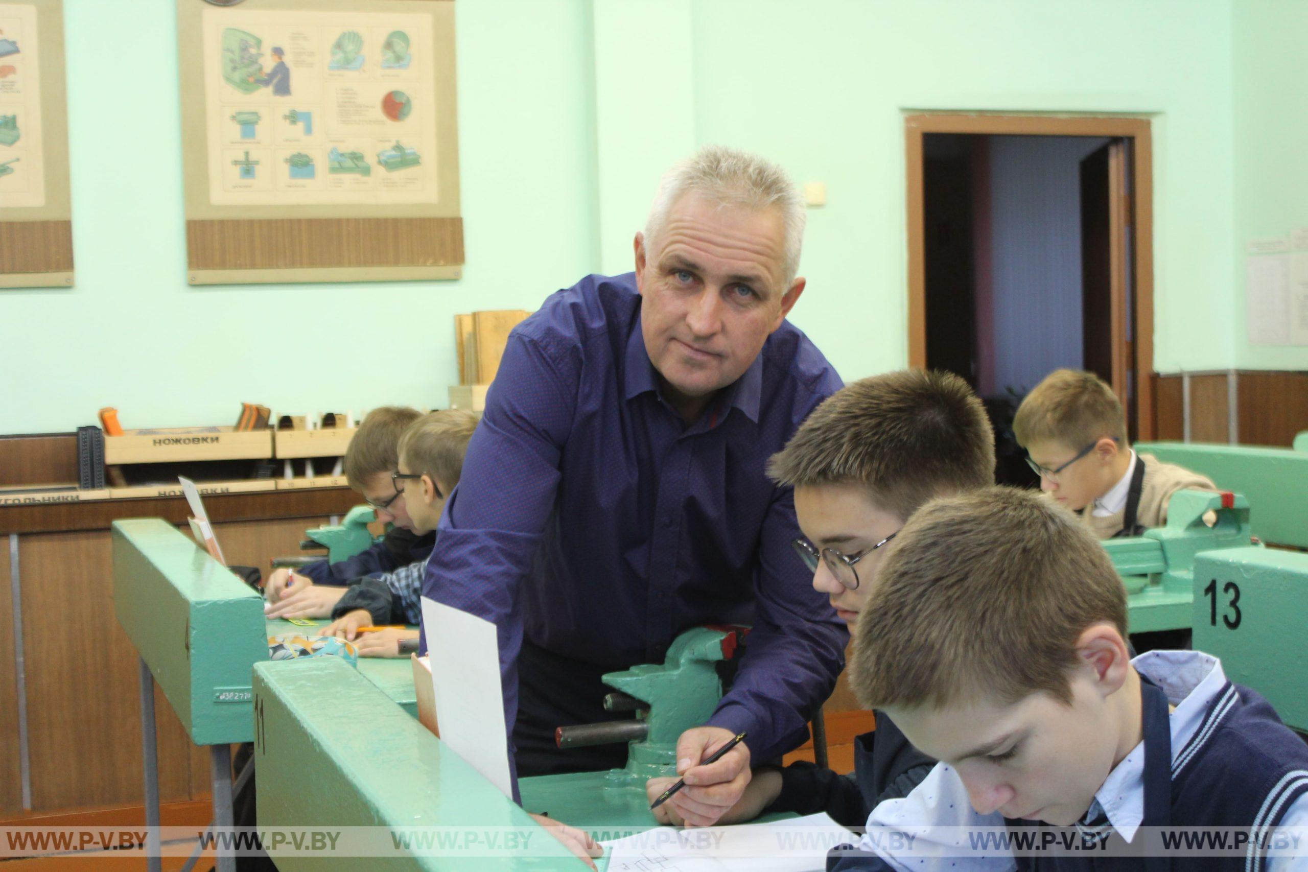 Андрей ТАРЕЛКИН: «Надеюсь, навыки и умения, которым учу ребят, обязательно пригодятся им в жизни» Андрей ТАРЕЛКИН: «Надеюсь, навыки и умения, которым учу ребят, обязательно пригодятся им в жизни»