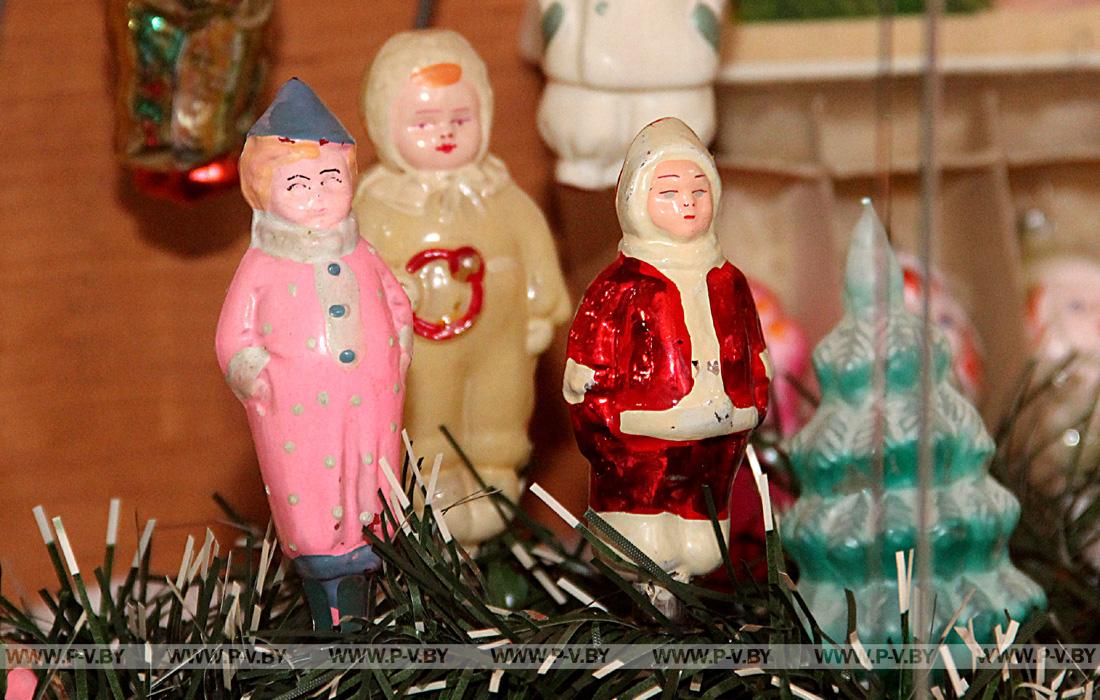 Пинчанки-коллекционеры и Музей Белорусского Полесья приглашают окунуться в атмосферу Нового года