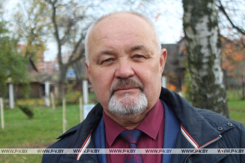 Яблоневый сад заложили во дворе средней школы № 3
