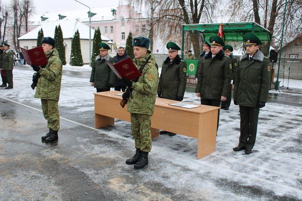 В Пинском пограничном отряде новобранцы приняли присягу