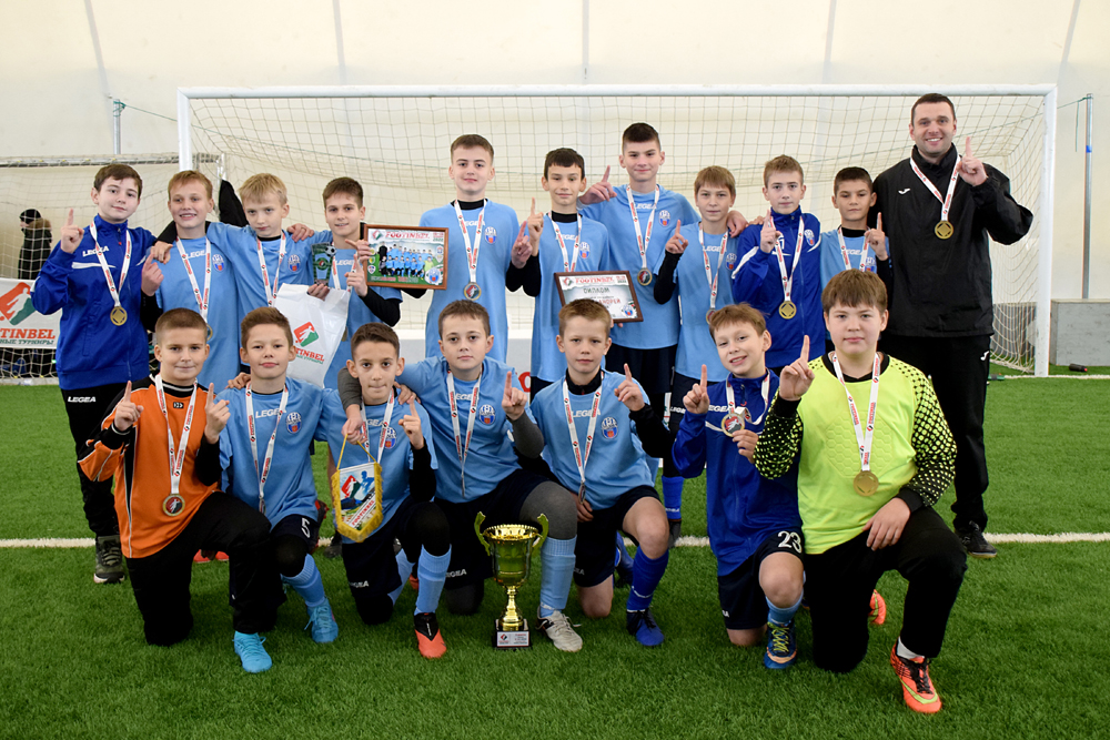 Команда «Волна» (U-12) - победительница турнира «V FootinBel Kids Cup»