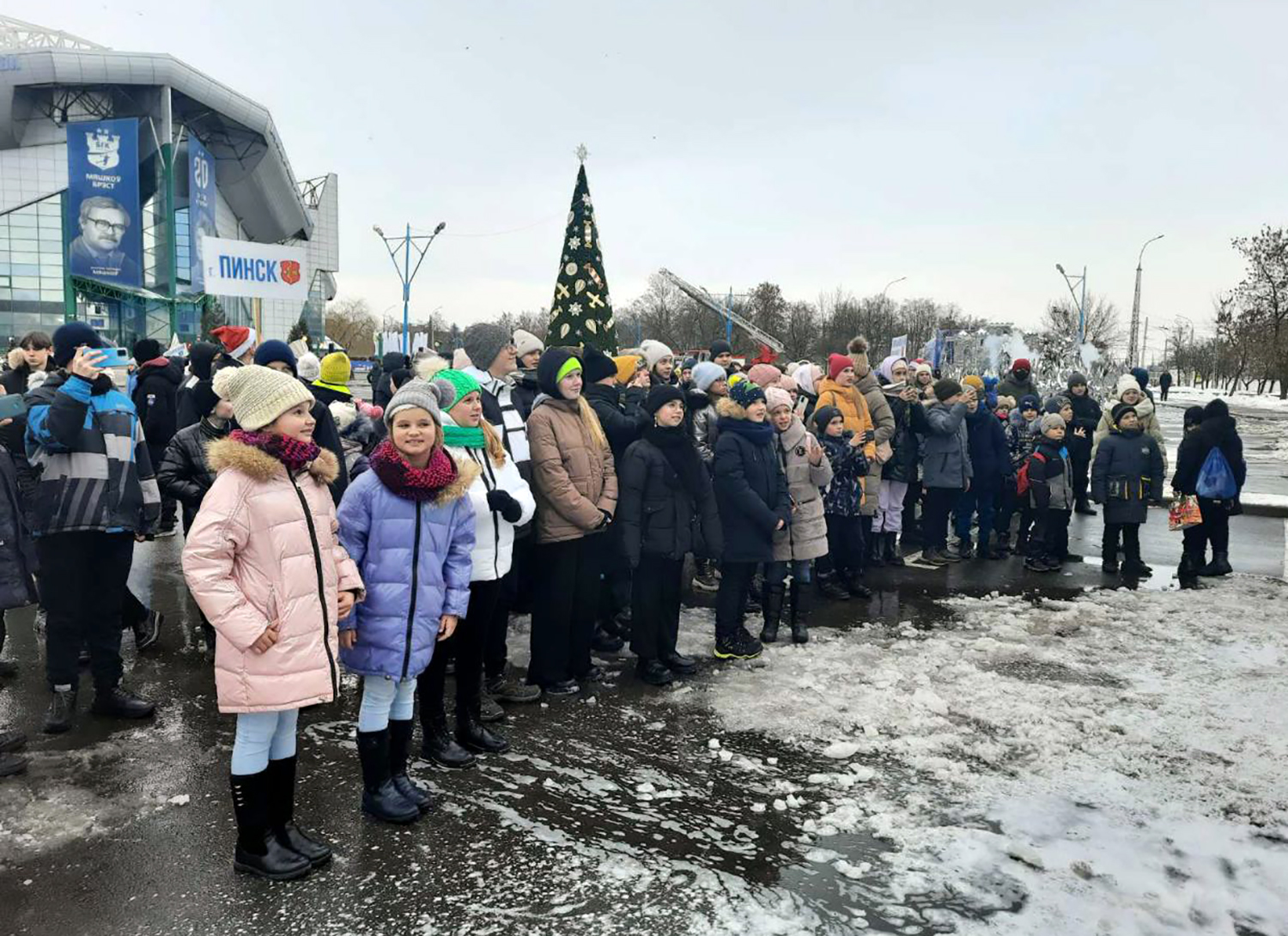 Юных пинчан пригласили на новогодний праздник в Бресте