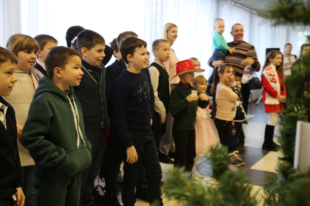 На региональную ёлку «Белой Руси» в Пинске собрались ребята из шести регионов Брестчины