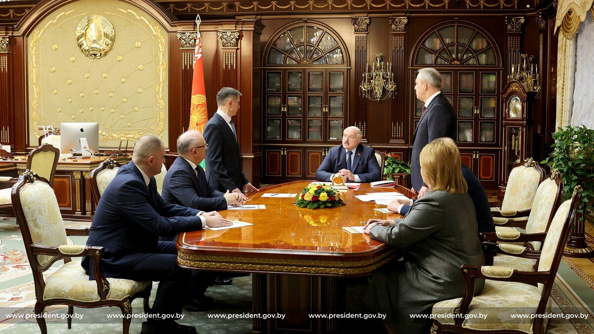 Ректоры вузов, местная вертикаль и ротации в руководстве министерств. Лукашенко рассмотрел кадровые вопросы