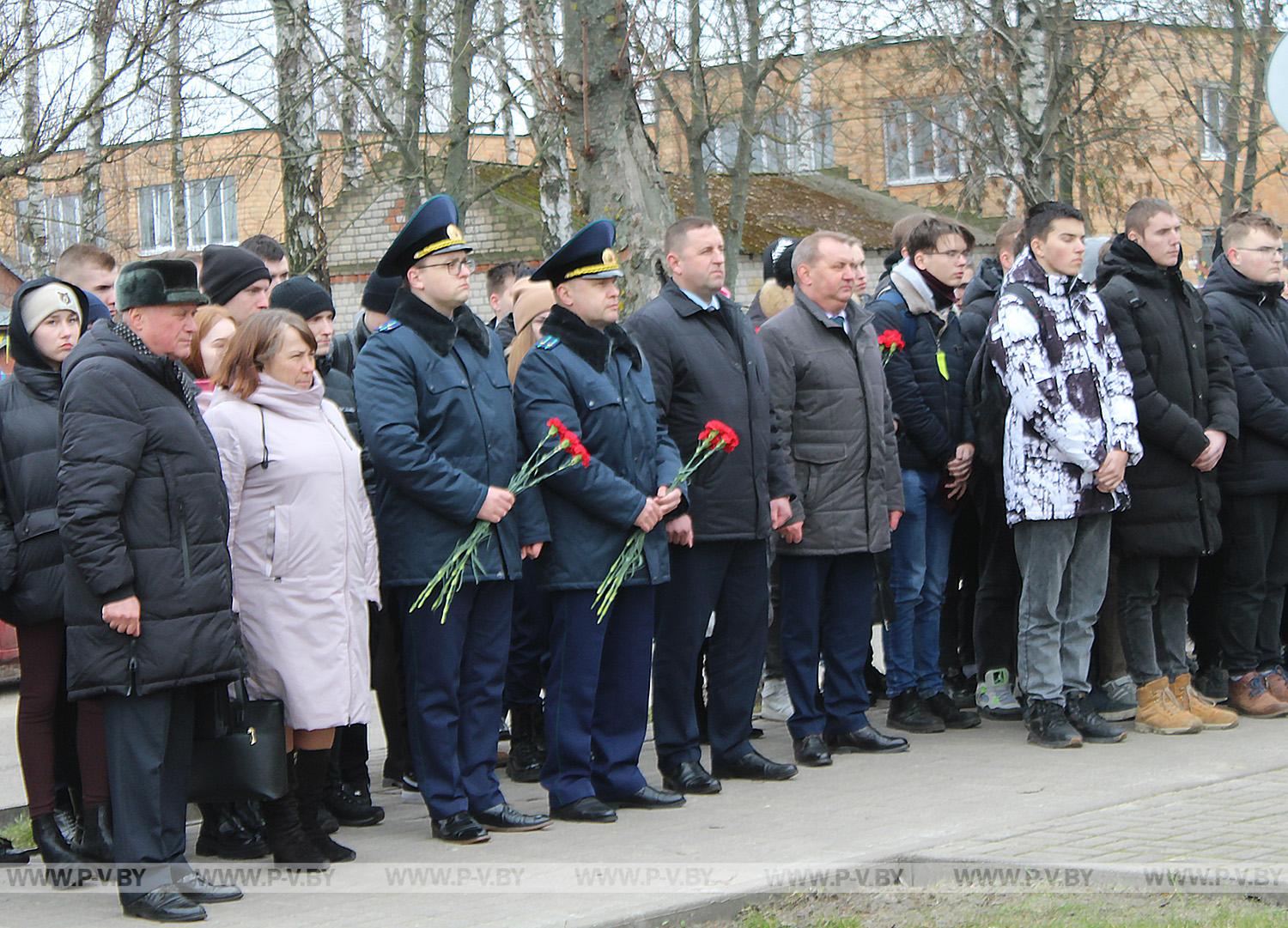 «Пинск: молодёжь помнит!»: как горожане почтили память жертв пинского гетто