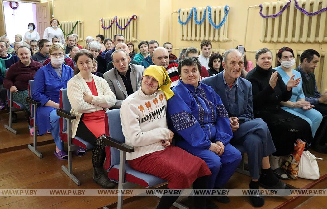 Республиканская акция «От всей души» прошла в Жабчицком доме-интернате для престарелых и инвалидов