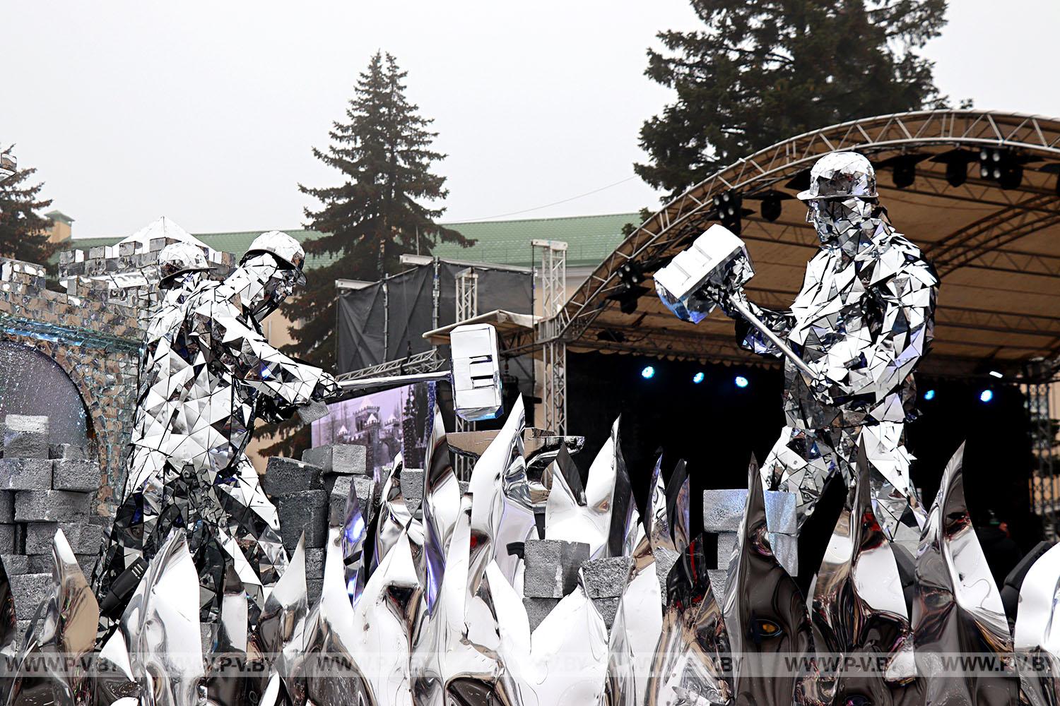 Пинчане приняли участие в областном фестивале-ярмарке «Берестейские сани-2023», который проходил в выходные в Барановичах