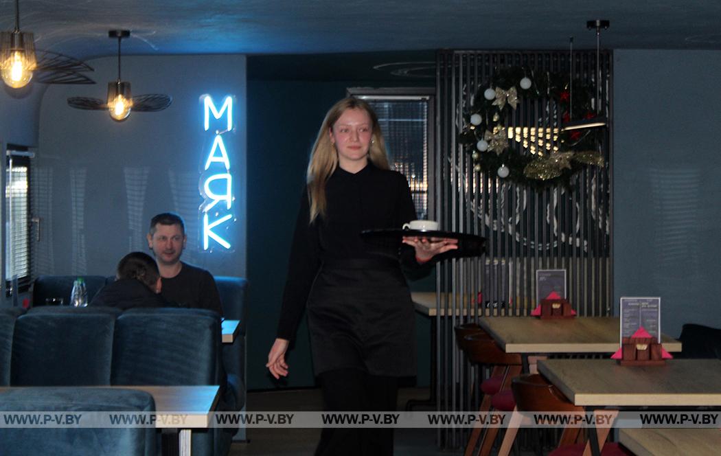 На набережной Пины в тестовом режиме открылся гастрономический бар «Маяк»