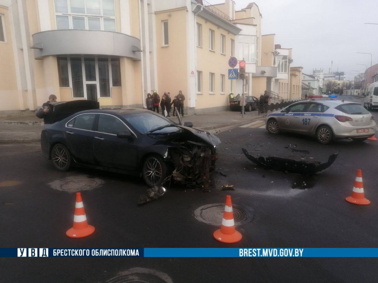 В ДТП на перекрестке улиц Горького и Белова пострадали дети